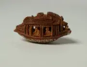 Noyau de pêche sculpté, Chine, 19e siècle, vue de face, collection musée des Beaux-Arts de Brest